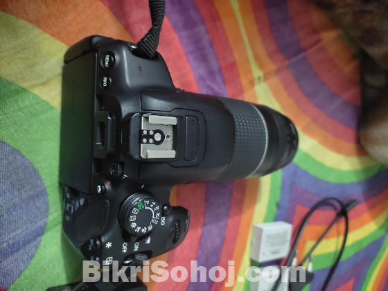 Canon 700D